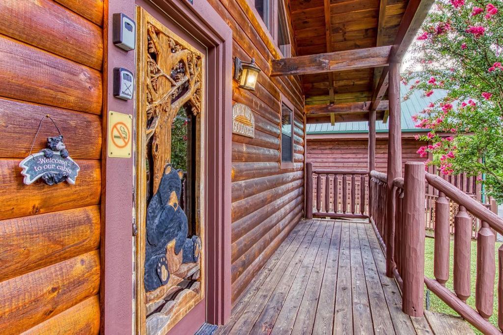 Always Kiss Me Goodnight- Hot Tub, You Get 1089 Of Free Area Attraction Tickets For Each Paid Day! Pigeon Forge Eksteriør bilde